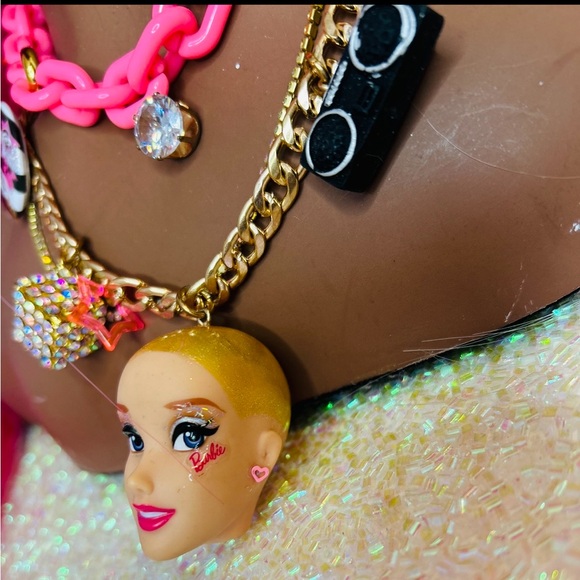 Barbie Necklace - Picture 9 of 10